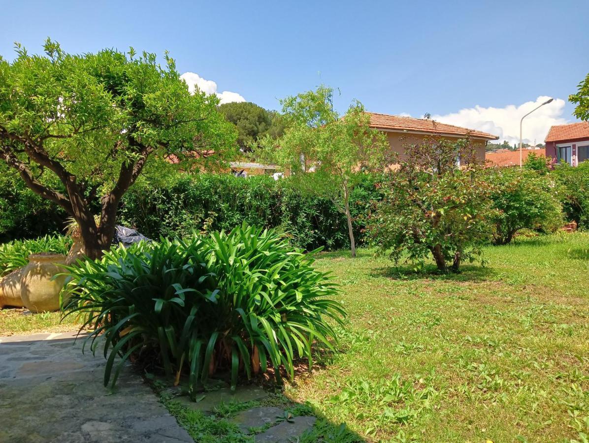 Villetta Con Giardino A Due Passi Dal Mare Imperia Exteriör bild